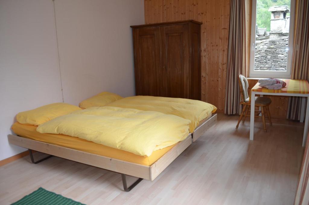 Hotel Garni Maggia Giumaglio Zimmer foto